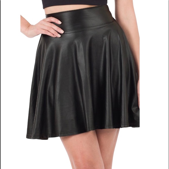 Zenana Outfitters Skirts Nwt Zenana Vegan Leather Skater Skirt
